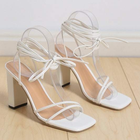 Undefyning Lynes lace-up strappy summer sandals with a modern chunky heel, featuring stylish design and open toe.