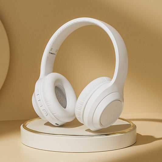 Undefyning Lynes Bluetooth over-ear headphones with foldable design, all-around ear cups, and built-in card slot for convenience.