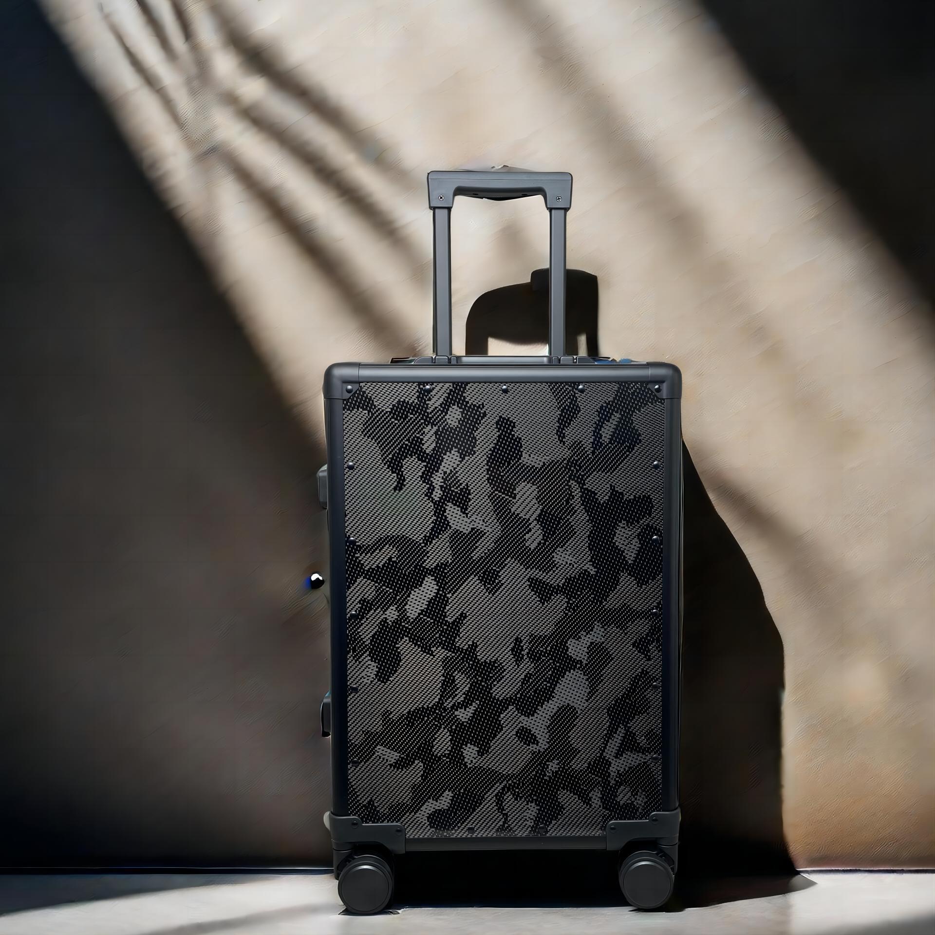 Featherline Carbon-Fiber Business Suitcase — Undefyning Lynes (2 of 6)