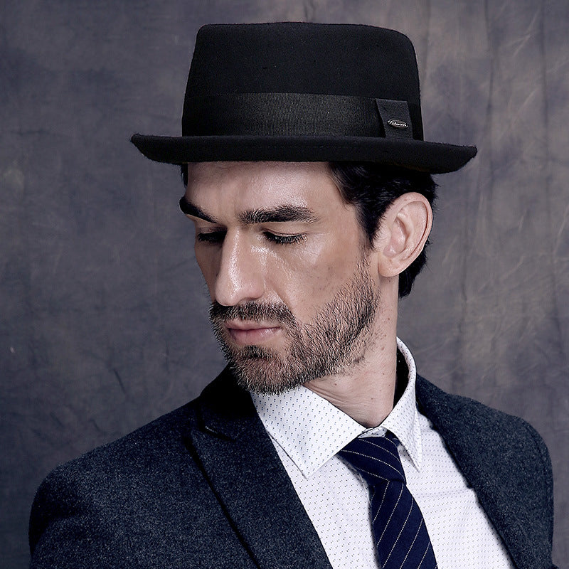 Bell-Crown Wool Hat in black