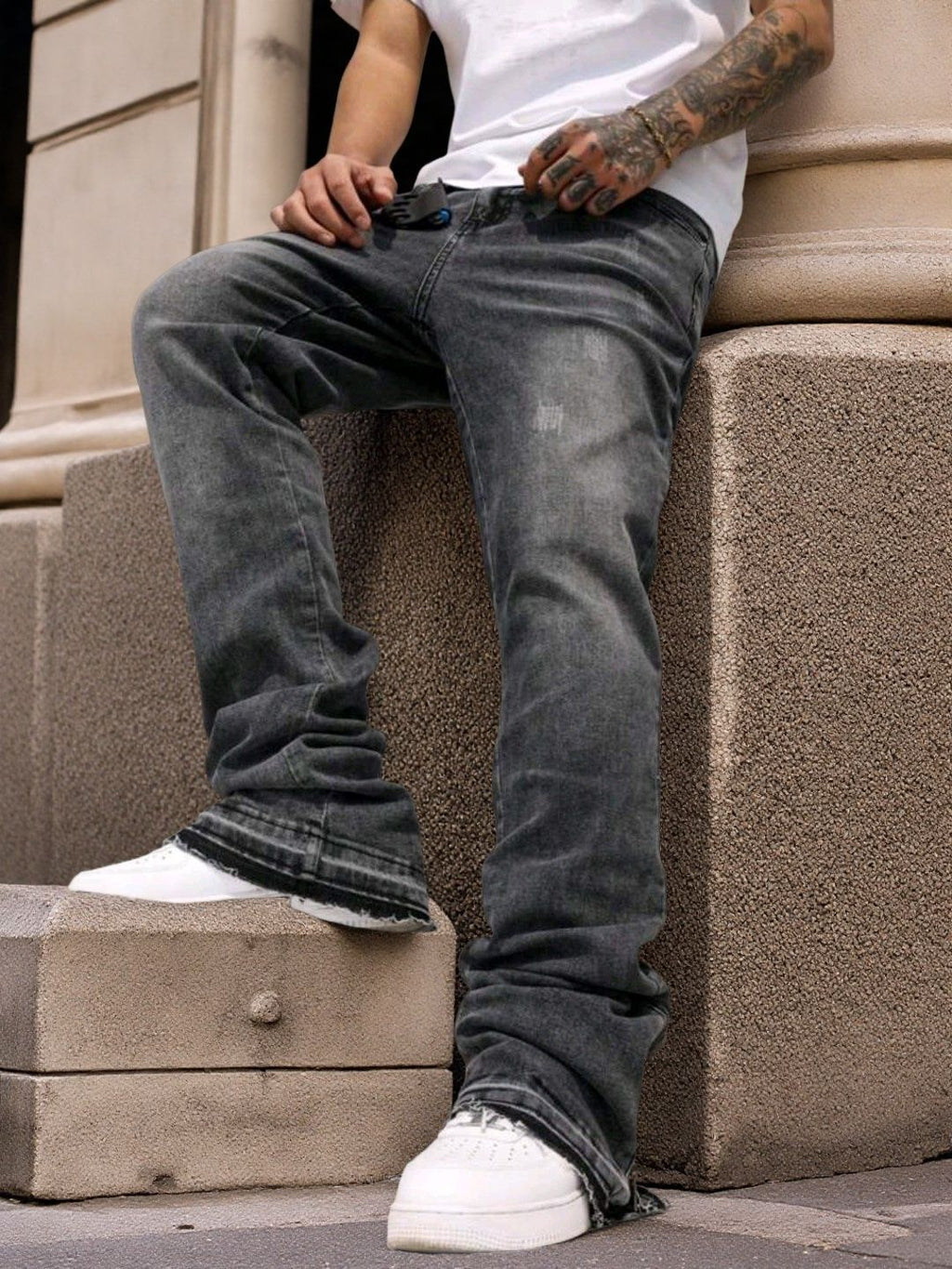 Range Relaxed Straight Jeans - denim fabric detail