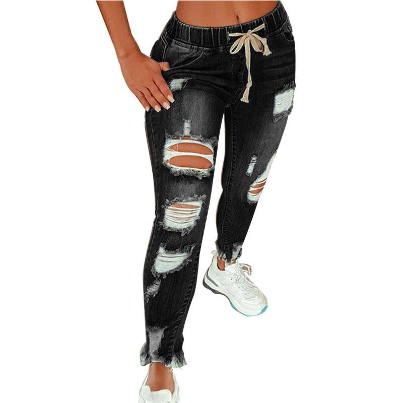 Chic Curve-Hugging Ripped Jeans