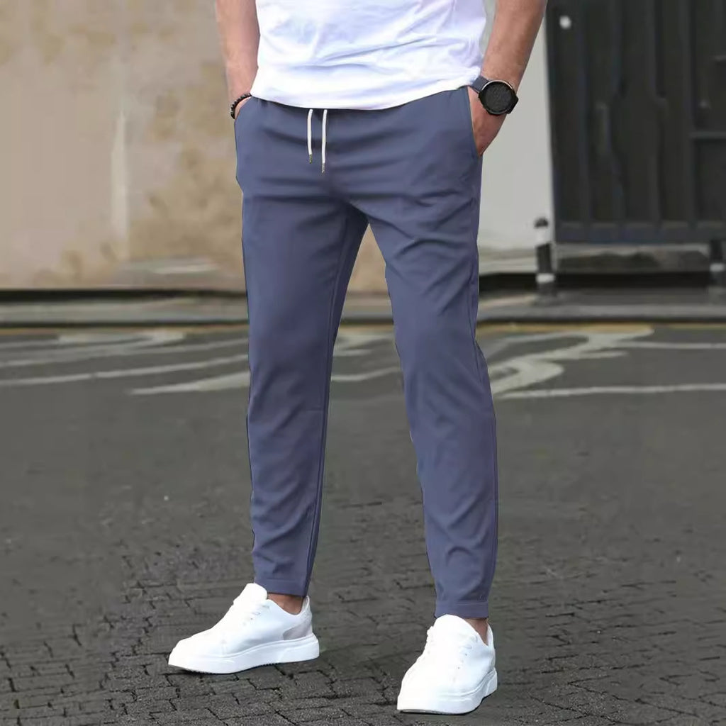 Cropped trousers in army green, full length