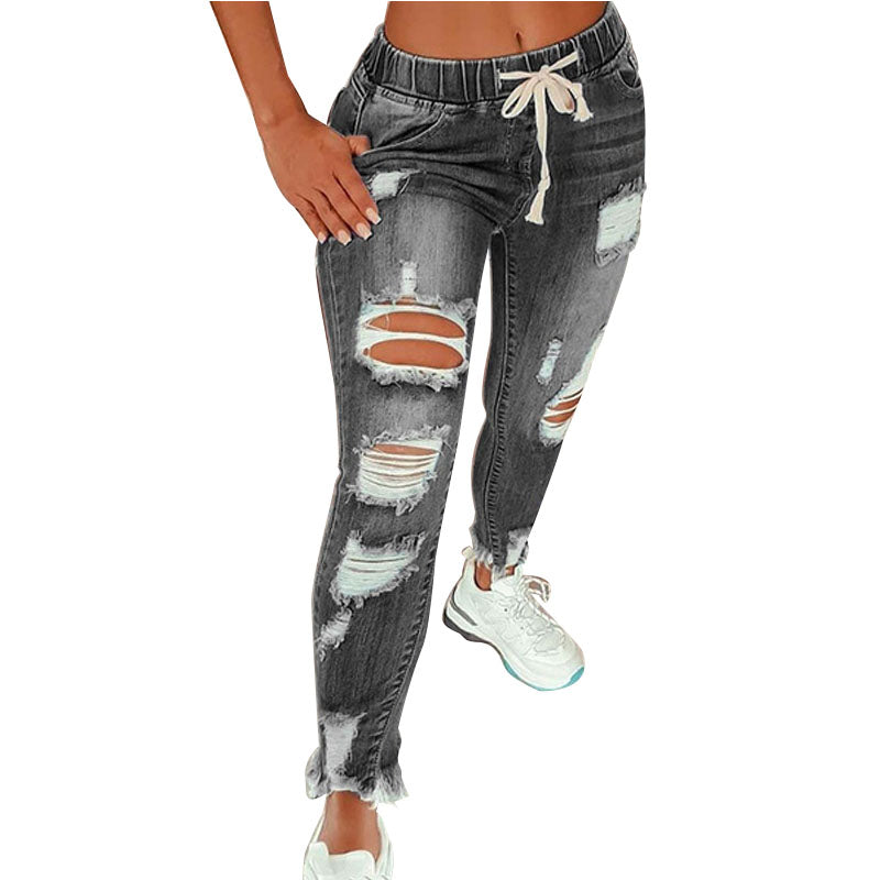 Chic Curve-Hugging Ripped Jeans