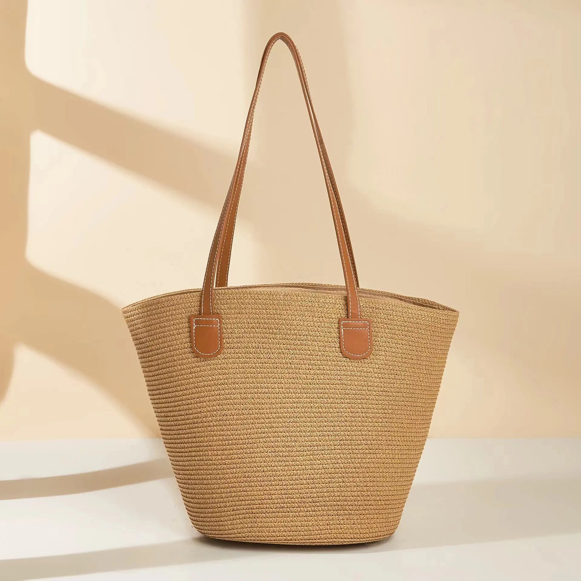 Effortless Chic: The Everyday Straw Tote for Your Coastal-Inspired Wardrobe - Undefyning Lynes