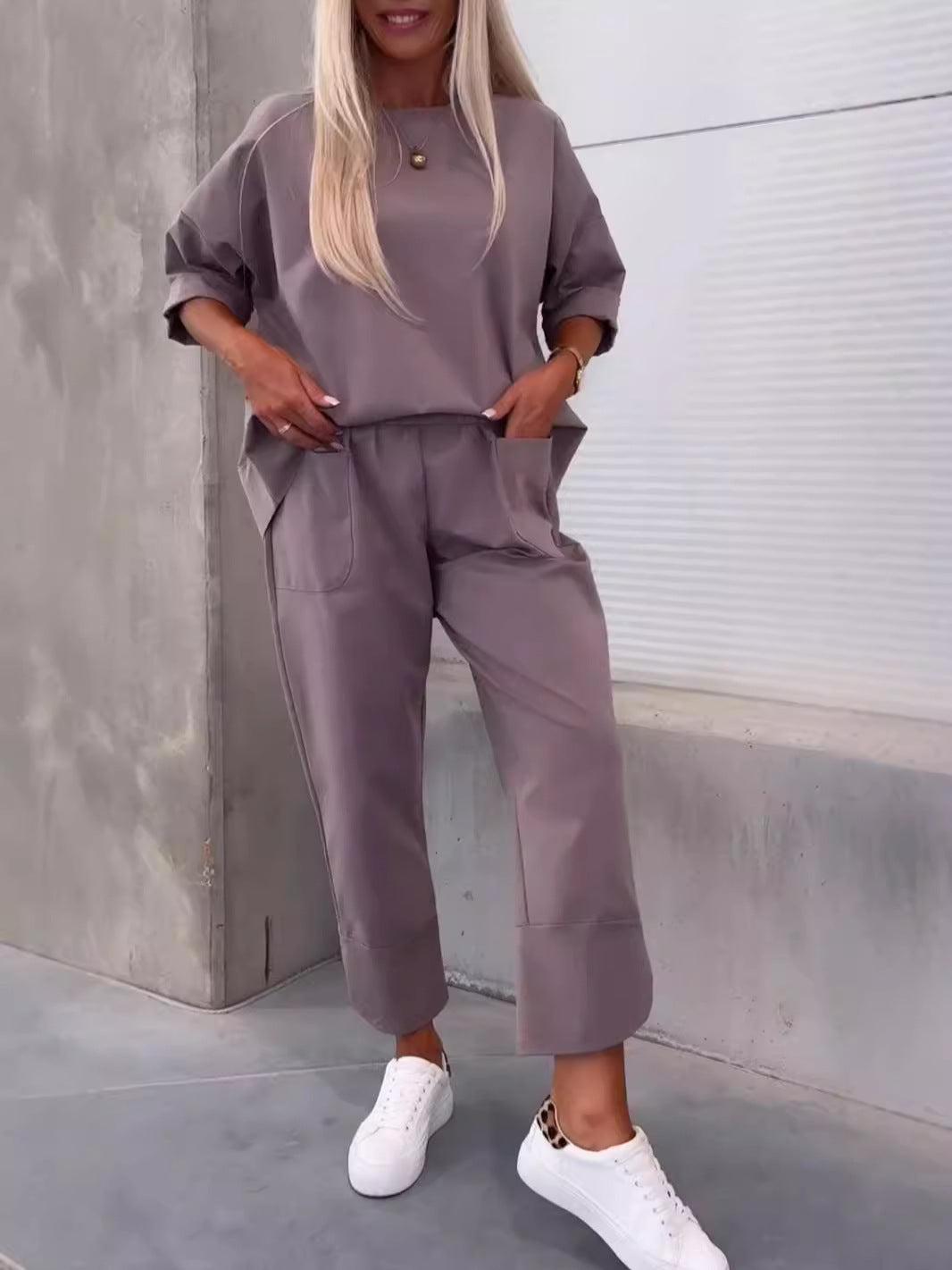 Trouser set in purple, front view